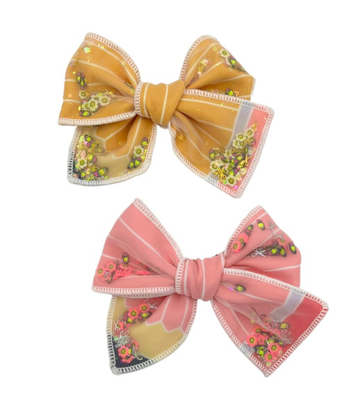 (PREORDER) PRE-TIED BOW-Pencil SHAKER (Pink)